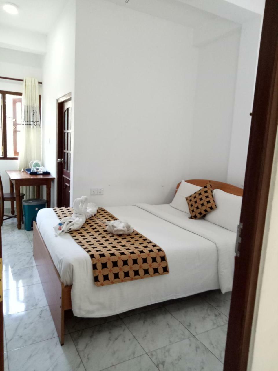 Otha Shy Airport Transit Hotel Katunayake Exterior photo